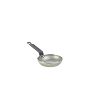 Click for a bigger picture.Genware Black Iron Frypan 5 1/2"/139mm